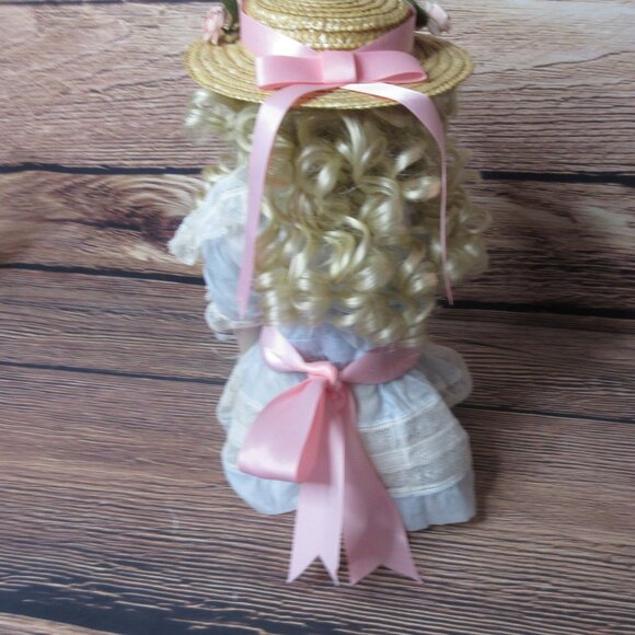 Vintage Fully Porcelain 20" Doll in dress and bonnet - Picture 5 of 9